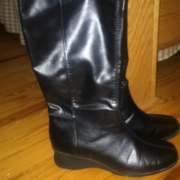 Black boots