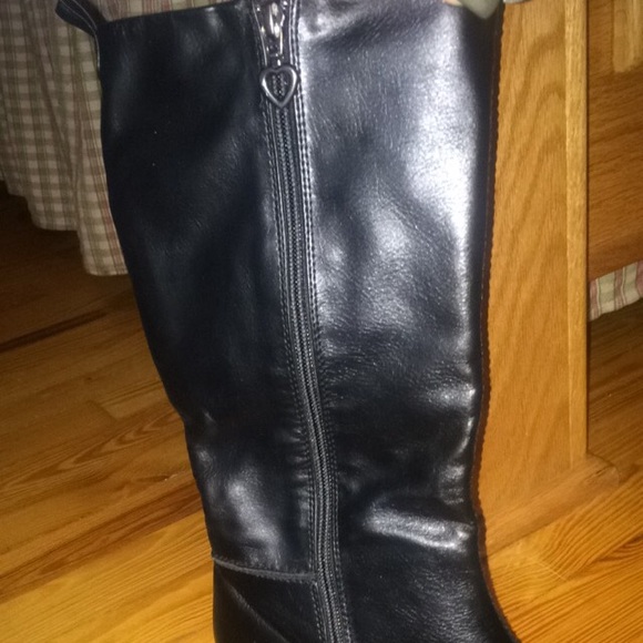 Black boots - Picture 2 of 4