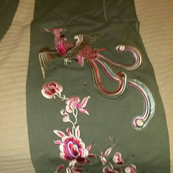 NWOT ADORABLE Unique Bebé pants - Picture 2 of 4