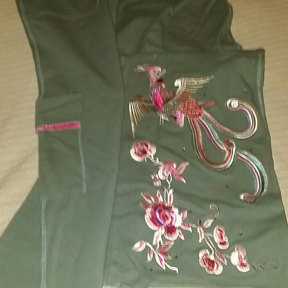 NWOT ADORABLE Unique Bebé pants - Picture 3 of 4