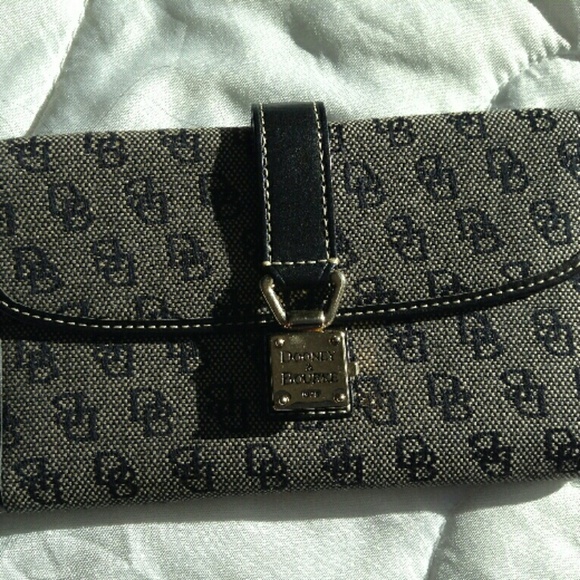 NWOT Authentic Dooney and Bourke Black Wallet