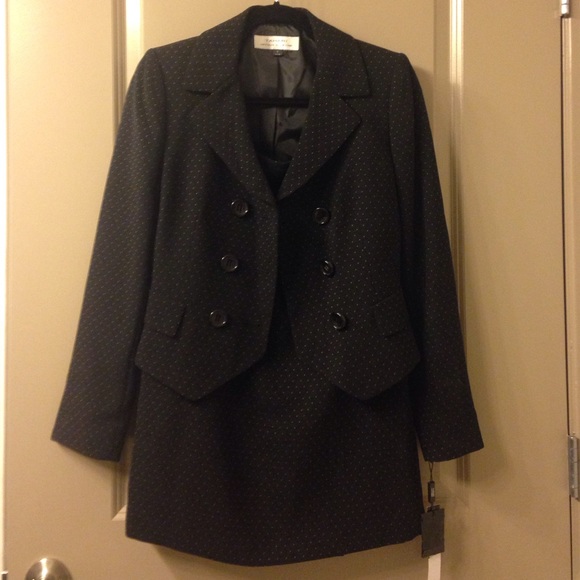 Tahari Other - NWT Tahari 2 piece Alina suit