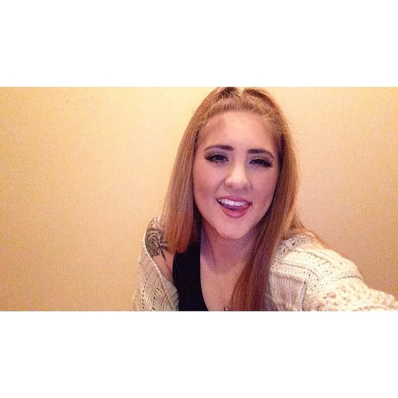 Meet your Posher, Sara - Picture 1 of 1