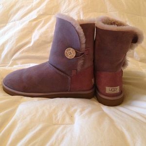 Ugg Bailey button lavender women's size 9