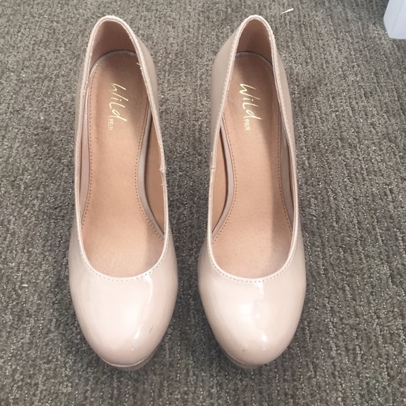 Wild nude heels size 9
