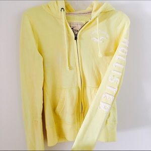 Yellow Hollister Hoodie 🐚🌸