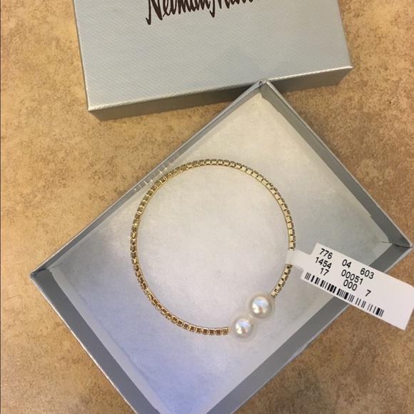 Gold pearl bracelet - Picture 1 of 3