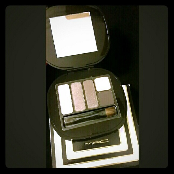 Mac stroke of midnight pallette