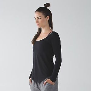 Lululemon long sleeve black top.