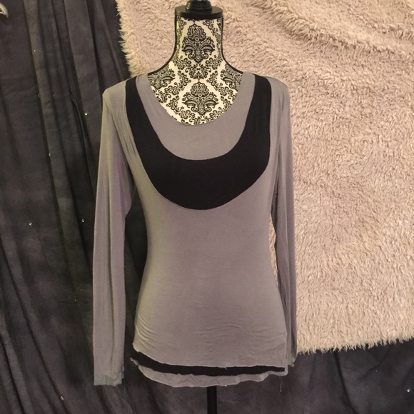 Covet Sz M Grey/Black Fitted Long Sleeve Shirt