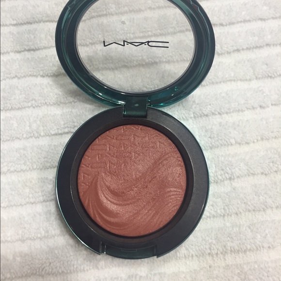 Mac extra dimension blush Seduced at sea