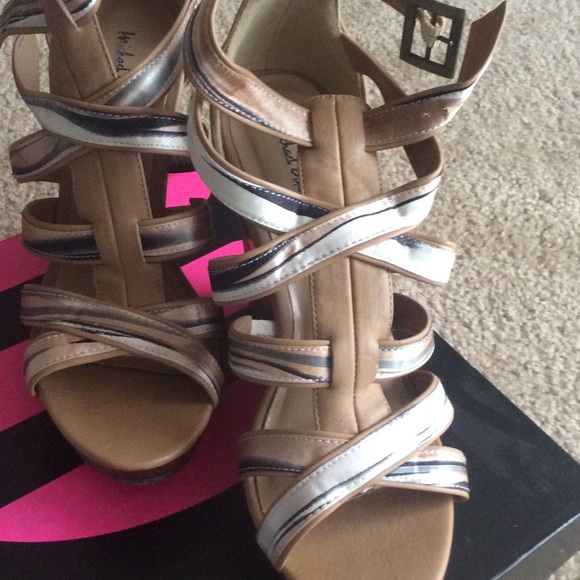 Sandals - Picture 2 of 2