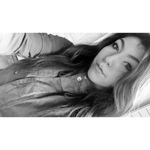 Meet your Posher, Jacqueline