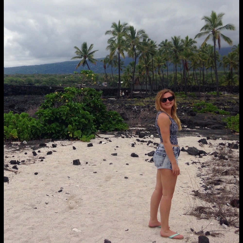 Meet your Posher, Taylor - Picture 3 of 3