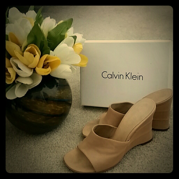 CALVIN KLEIN open toe wedges - Picture 1 of 4