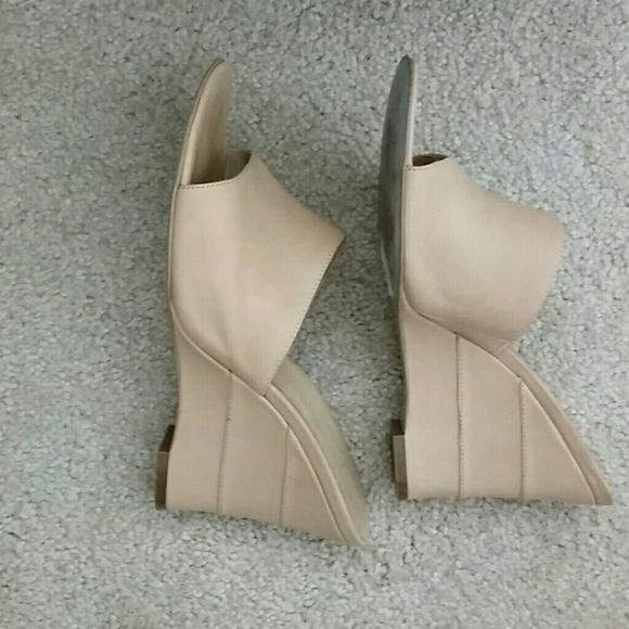 CALVIN KLEIN open toe wedges - Picture 3 of 4