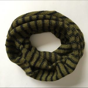madewell circle scarf.