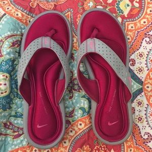 Nike flip flops