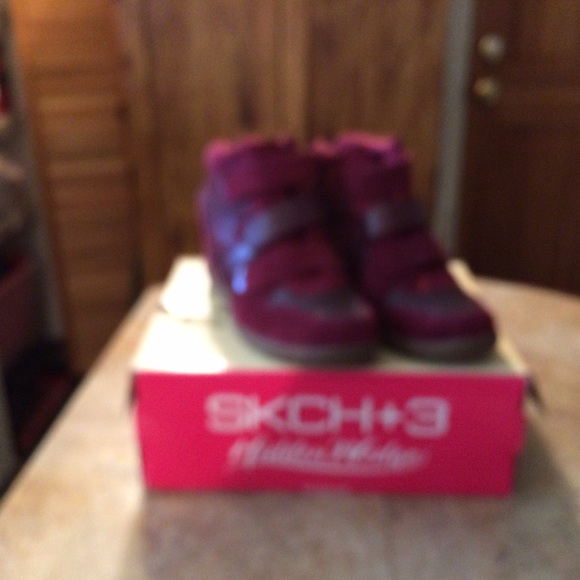 Skechers wedge BRAND NEW size 9
