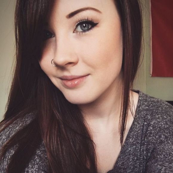 Meet your Posher, Katie - Picture 1 of 1