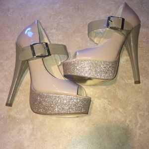 Steve Madden nude sparkle heels peep toe buckle