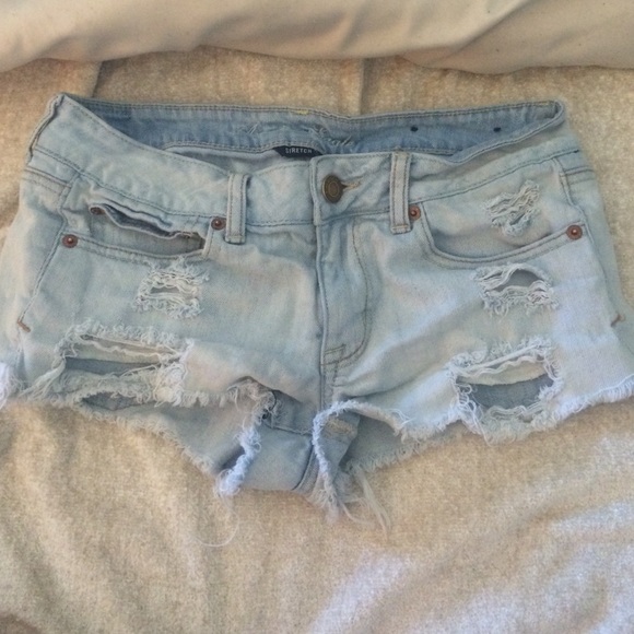 American eagle light wash ripped shorts