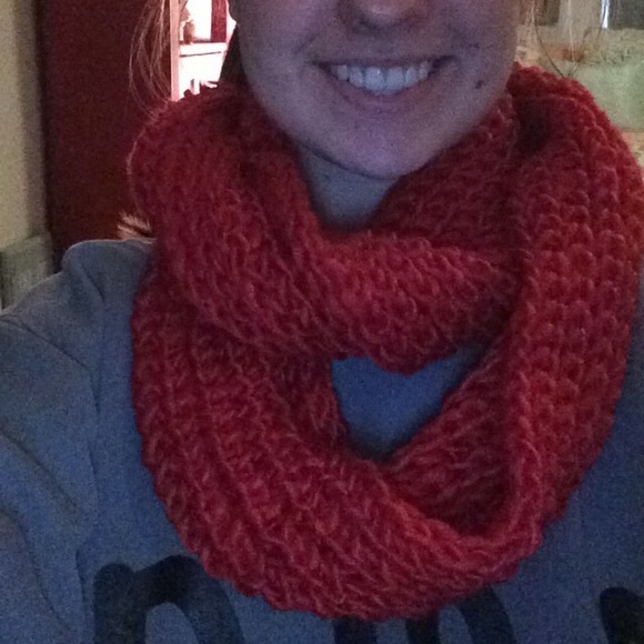 Red infinity scarf!