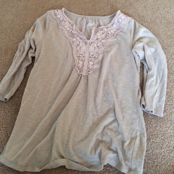 3/4 sleeve shirt with lace in front - Picture 1 of 2