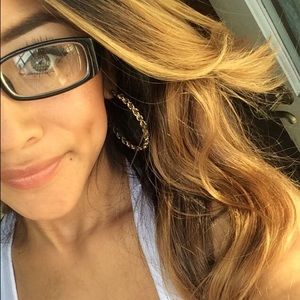 Meet your Posher, Isabel