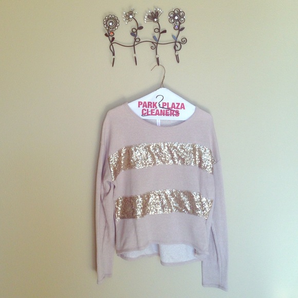 Tan long sleeved shirt