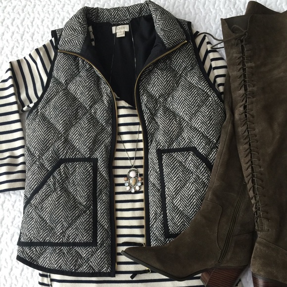 🎉SOLD🎉J. Crew Herringbone print puffer vest - Picture 2 of 4