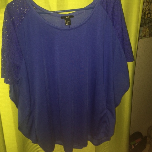 SOLD! H&M NWOT blue flowy top