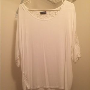 Free Kisses white 3/4 sleeve knit top size 1x