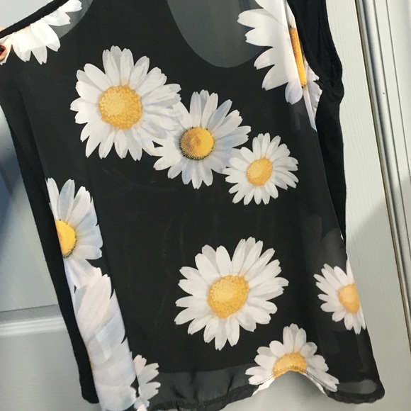 "Lost my heart" tank NWOT - Picture 3 of 3