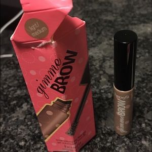 Benefit cosmetics gimme brow light/medium