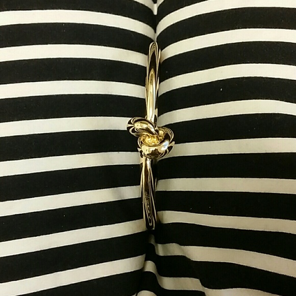Cuff - Picture 2 of 4