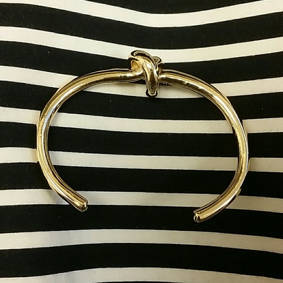 Cuff - Picture 3 of 4