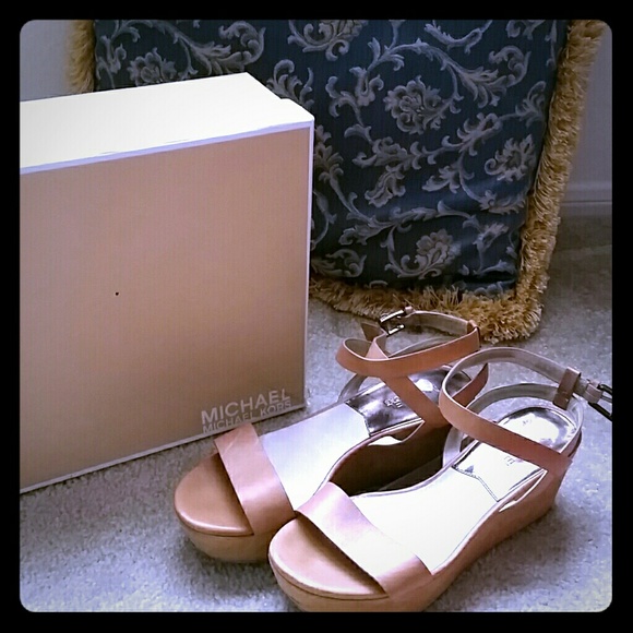 MICHAEL KORS WEDGES