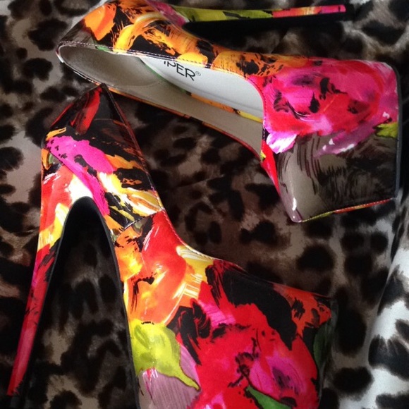Floral Pumps