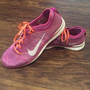 👟NIKE Free 5.0 purple/neon orange, size 9.