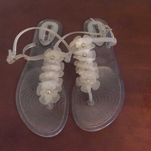 Clear jelly sandals