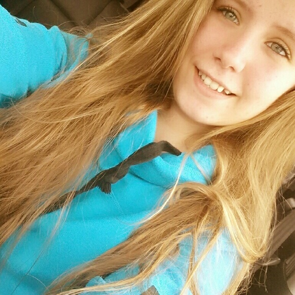 Meet your Posher, Taylor - Picture 3 of 4