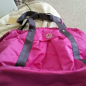 Lululemon bag(not sure of name)