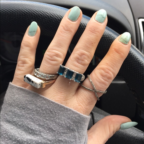 Meet your Posher, Sheila - Picture 4 of 4