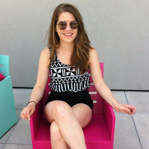 Meet your Posher, Jenna