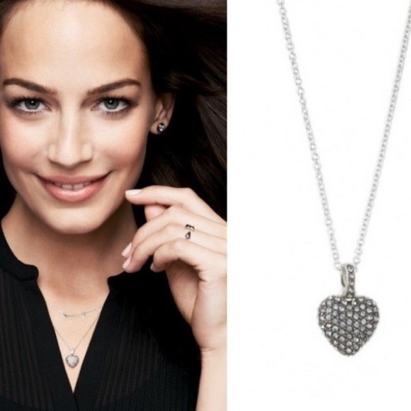 NWT Stella & Dot Amour Heart Pendant