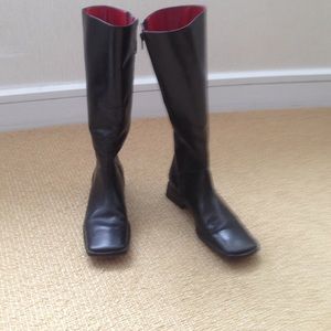 Halogen Boots black shiny leather 1 1/2" heel