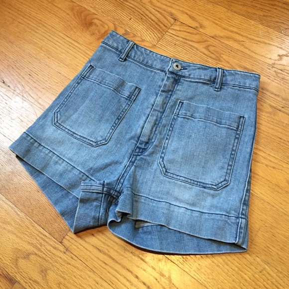 Retro high waisted shorts!