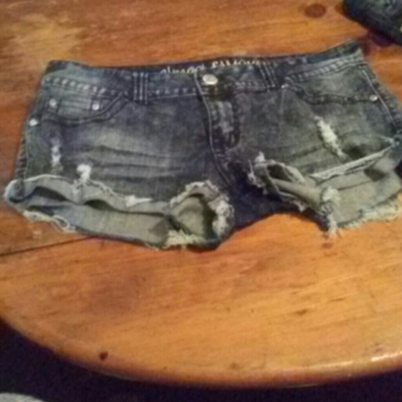 Demi shorts