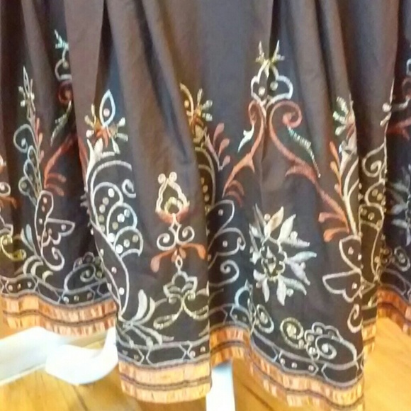 Embroidered/Embellished Pleated Midi Skirt - Picture 2 of 4